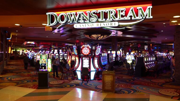 what type of games at downstream casino
