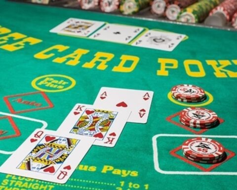 How to play 3 card poker