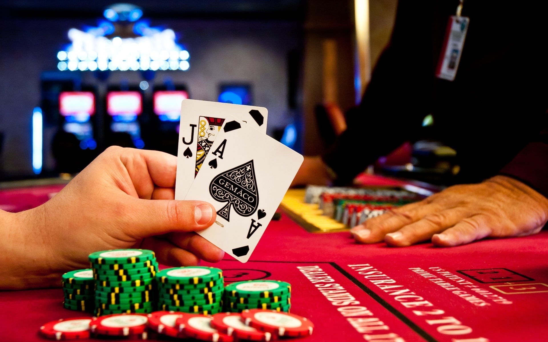 Advantages and Disadvantages of a Free Credit Casino